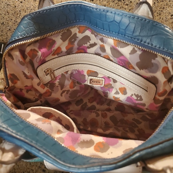 Guess Purse - Picture 3 of 3